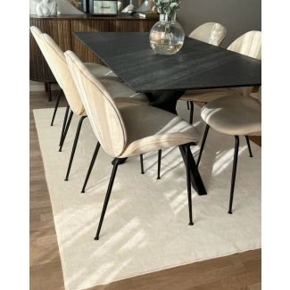 Tämän tuotteen nimi on Comfy, valmistettu Polyesteri -materiaalista, ja siinä on kaunis Beige väri - SE Mattor