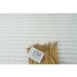 Tämän tuotteen nimi on Rabbit Stripe, valmistettu Polyesteri -materiaalista, ja siinä on kaunis Offwhite väri - SE Mattor