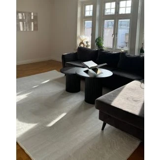 Tämän tuotteen nimi on Comfy, valmistettu Polyesteri -materiaalista, ja siinä on kaunis Offwhite väri - SE Mattor