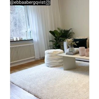 Tämän tuotteen nimi on Lazy, valmistettu Polypropeenia -materiaalista, ja siinä on kaunis Offwhite väri - SE Mattor